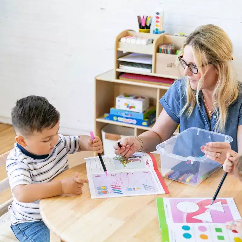 Mobile con 12 scomparti e 15 contenitori frontali, per bambini