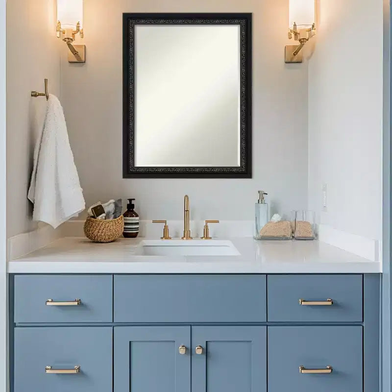 Specchio da parete per bagno Amanti Art Downton nero smussato piccolo in legno 27.5 x 21.5 pollici
