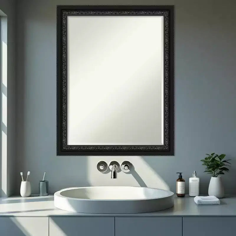 Specchio da parete per bagno Amanti Art Downton nero smussato piccolo in legno 27.5 x 21.5 pollici