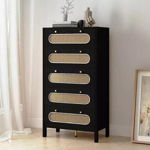Cassettiera Boho da 47 pollici con maniglie dorate e piedini regolabili, cassettiera in rattan a 5 cassetti, mobile contenitore in legno